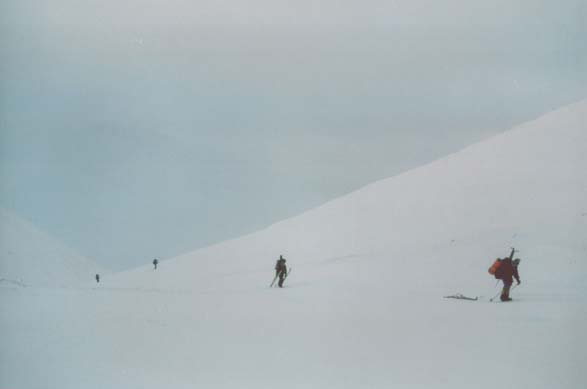 Подъем на перевал Ю. Рисчорр со стороны р. Рисйок