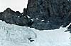 Перевал Суган. Вид на скальную полку из верхнего цирка Восточной ветви ледника Доппах