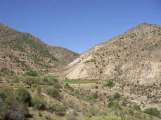 Вид на спуск с перевала Тотен от коша