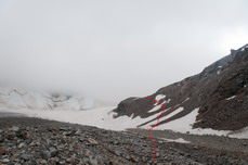 Путь обхода ступени ледника по осыпи