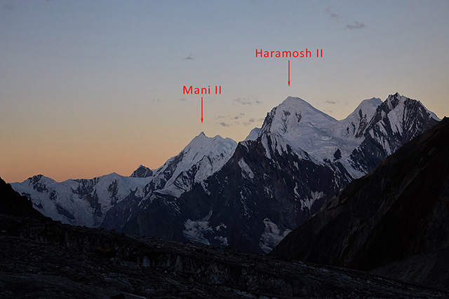 Пик Haramosh II (6666м), левее него пик Mani II (6300м)