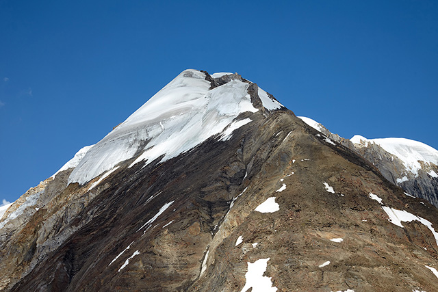 Вершина Triple Cornice Peak (5370м)